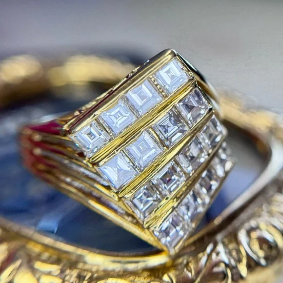 Art Deco 2.07 ctw Carrè Cut Diamond Ring in 18k yellow gold - Picture 12 of 17